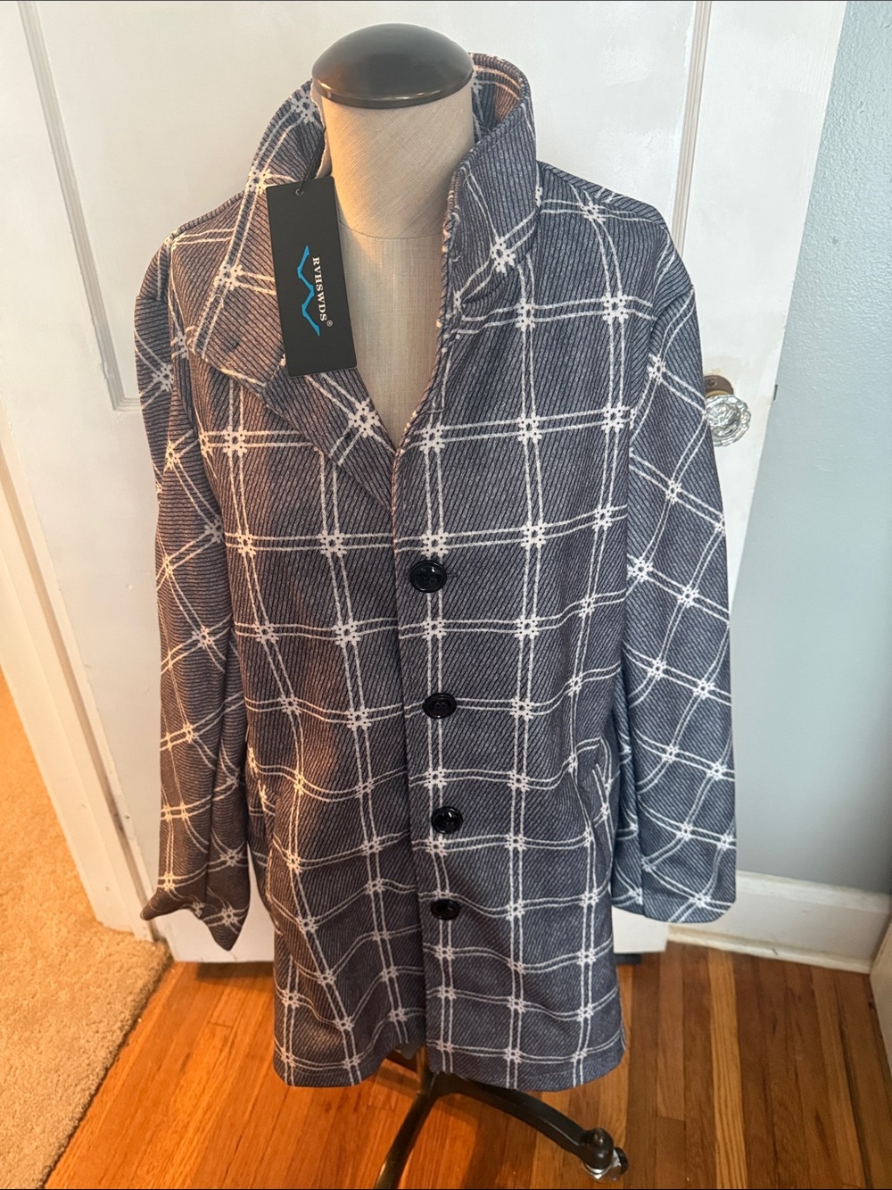 RVHSWDS Plaid-flannel shirt-style jacket. NWT